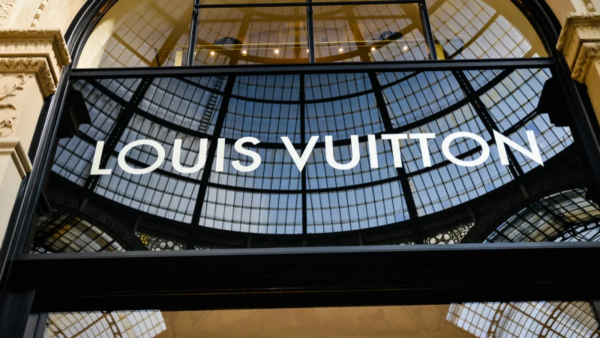 "Louis Vuitton" Çinin dövlət qurumunu məhkəməyə verib