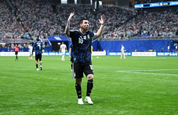 Messi DÇ-də rekordlarını yenilədi, tarixə düşdü