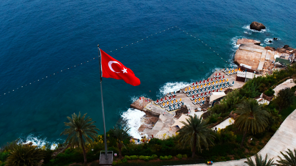 Türkiyədə oteldə kütləvi zəhərlənmə - Araşdırmalara başladı
