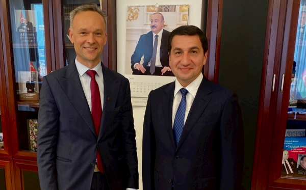Hikmət Hacıyev Litva səfiri ilə görüşdü