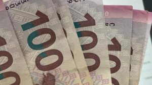 Köhnə 100 manatlıqlar dövriyyədən çıxarılacaq?