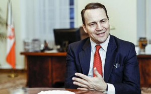 Putin bu ağılsız qərarı qəbul etməklə... - Sikorski